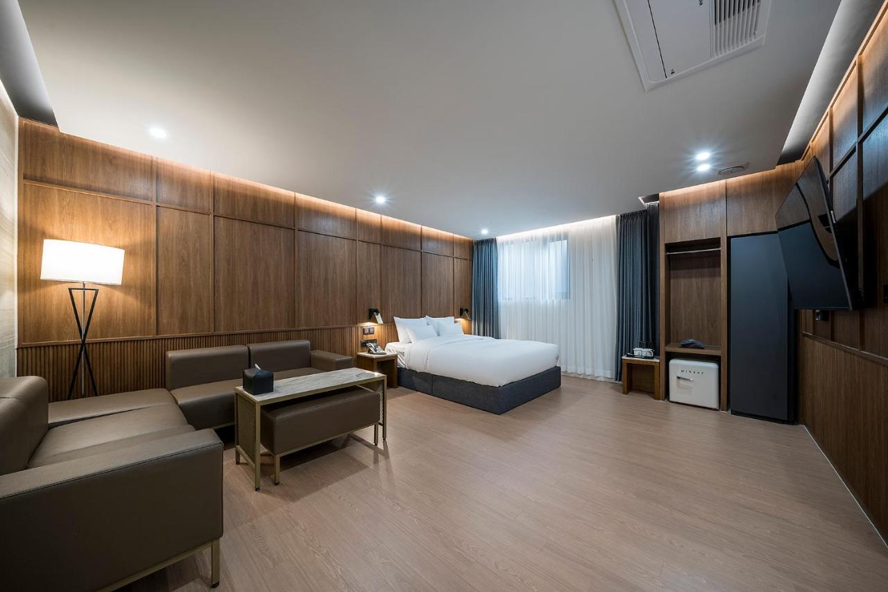 Brown Dot Hotel Pyeonghwa Plaza 木浦市 エクステリア 写真