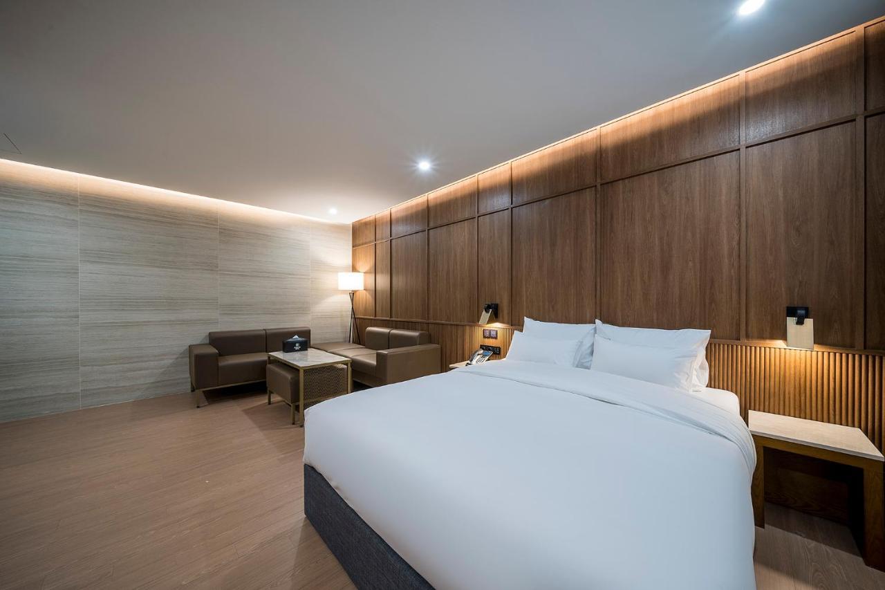 Brown Dot Hotel Pyeonghwa Plaza 木浦市 エクステリア 写真