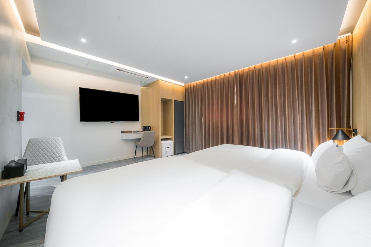 Brown Dot Hotel Pyeonghwa Plaza 木浦市 エクステリア 写真