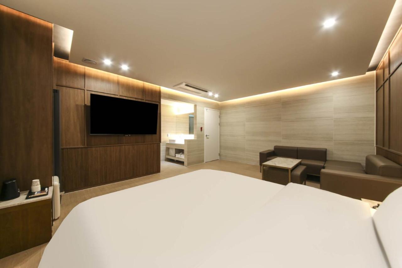 Brown Dot Hotel Pyeonghwa Plaza 木浦市 エクステリア 写真