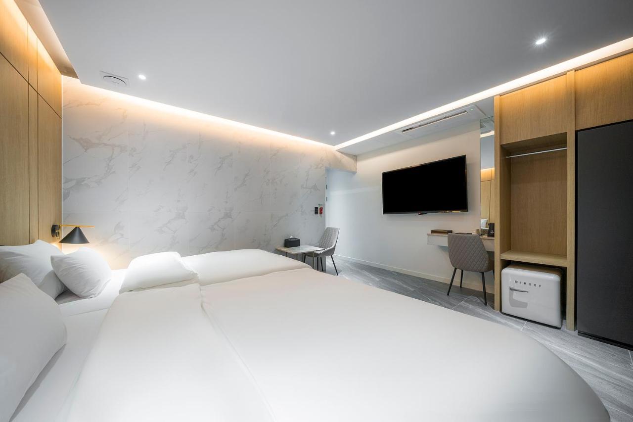 Brown Dot Hotel Pyeonghwa Plaza 木浦市 エクステリア 写真