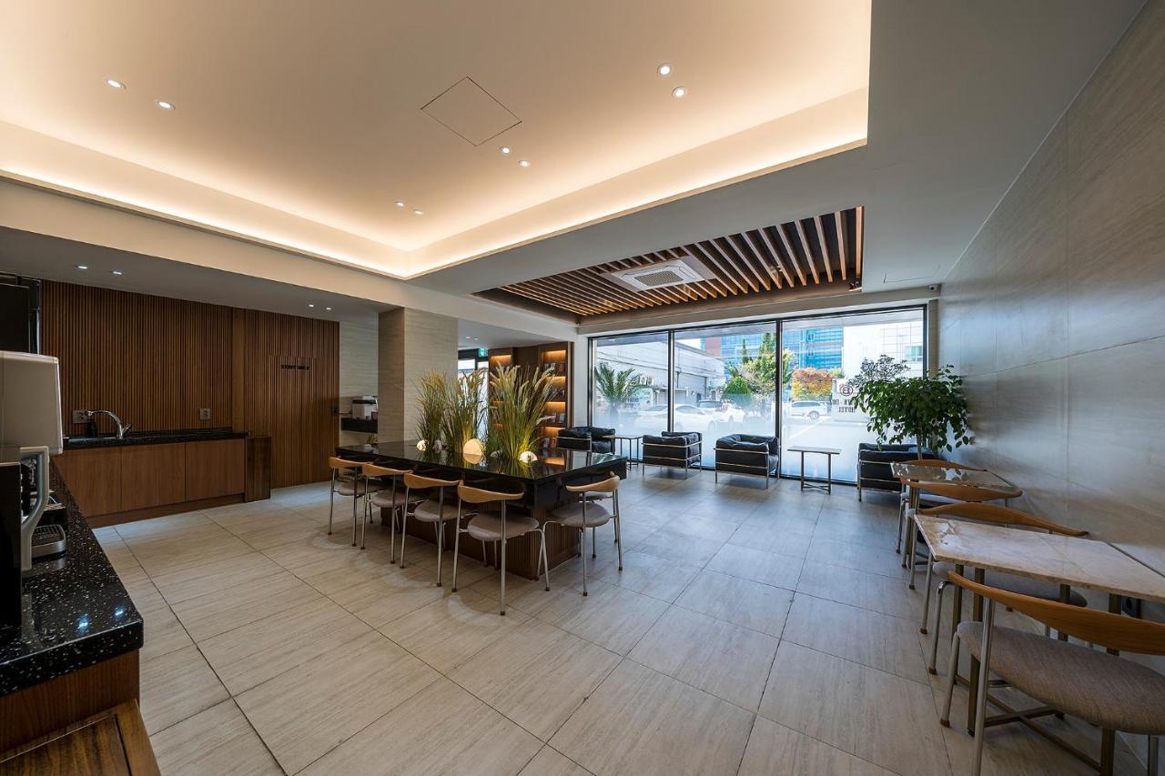 Brown Dot Hotel Pyeonghwa Plaza 木浦市 エクステリア 写真
