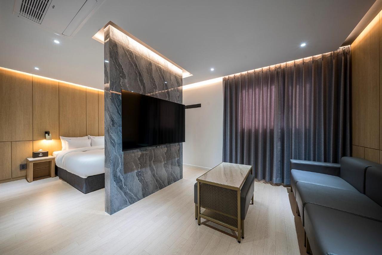 Brown Dot Hotel Pyeonghwa Plaza 木浦市 エクステリア 写真