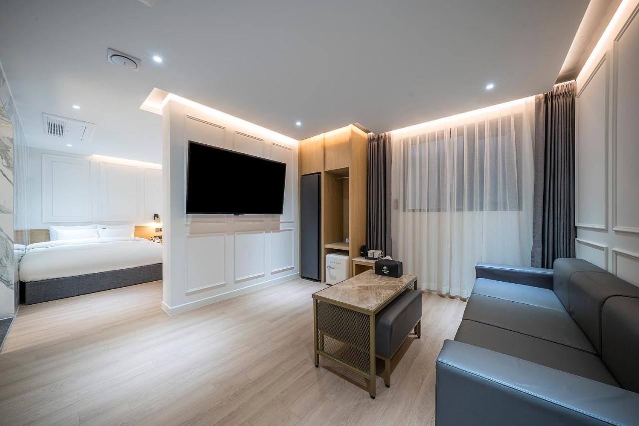 Brown Dot Hotel Pyeonghwa Plaza 木浦市 エクステリア 写真