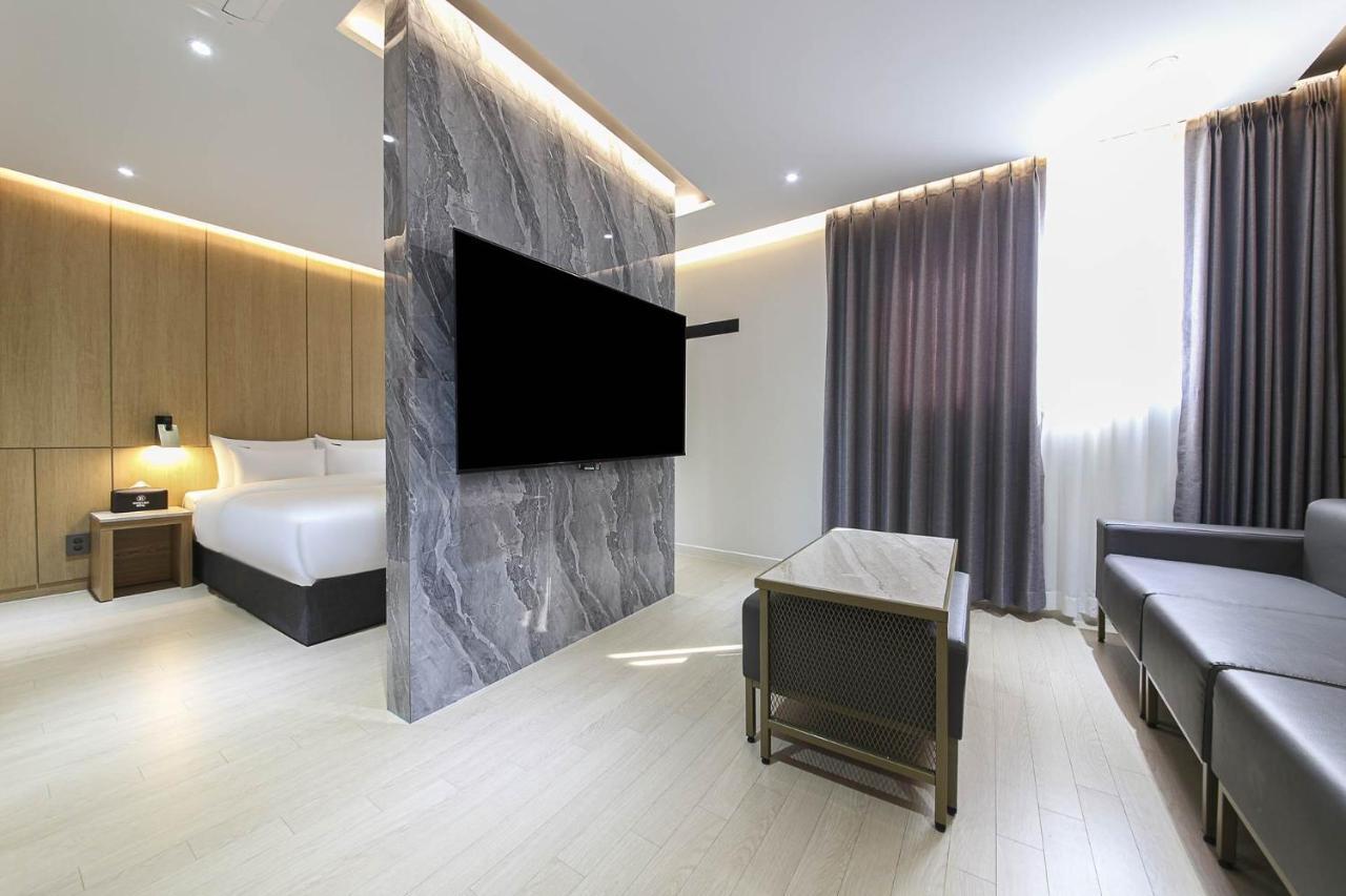 Brown Dot Hotel Pyeonghwa Plaza 木浦市 エクステリア 写真