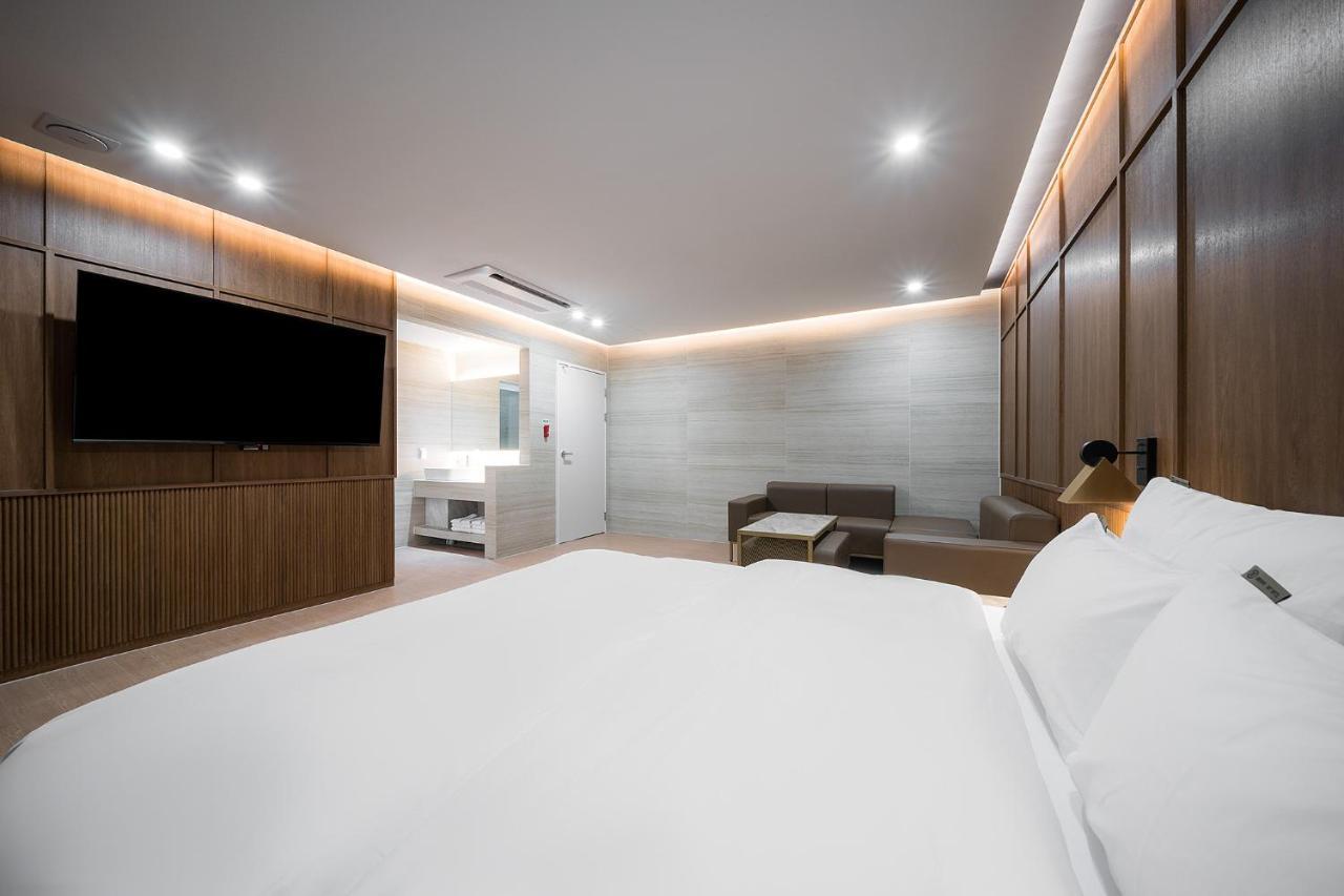 Brown Dot Hotel Pyeonghwa Plaza 木浦市 エクステリア 写真